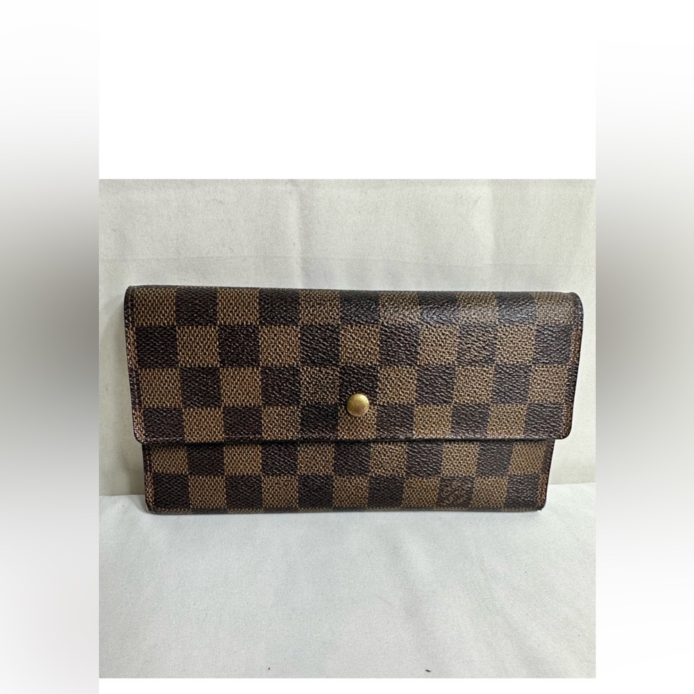 Authentic Louis Vuitton Sarah Wallet - Picture 1 of 10